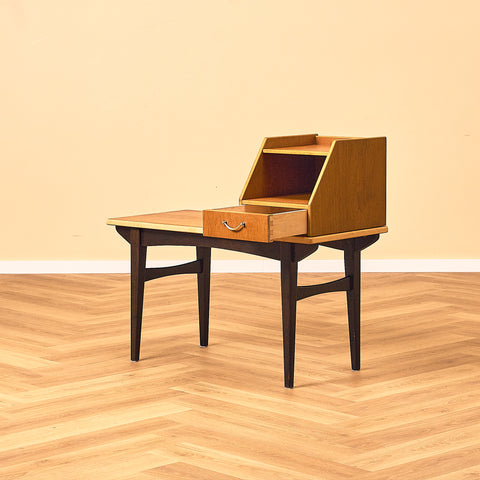 Svensk hallbänk/sidobord i teak