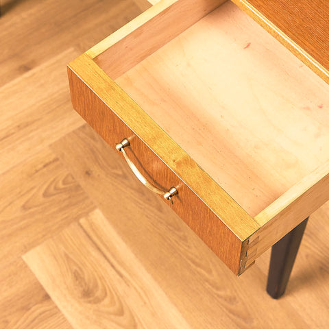 Svensk hallbänk/sidobord i teak