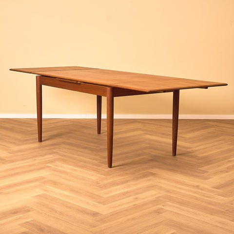 Danish rectangular dining table in teak