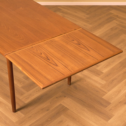 Danish rectangular dining table in teak