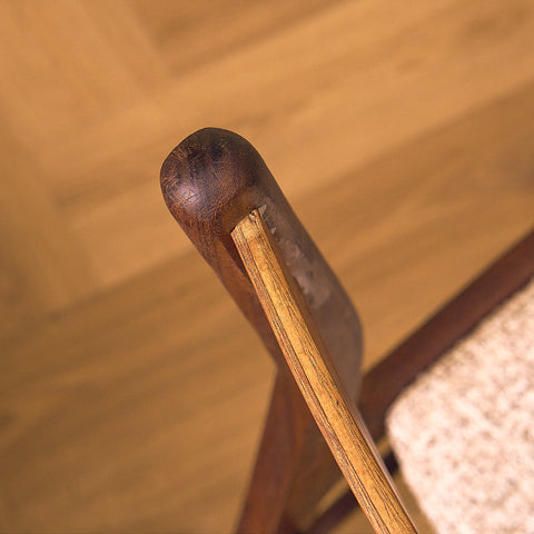 Danska matstolar i teak och valnöt