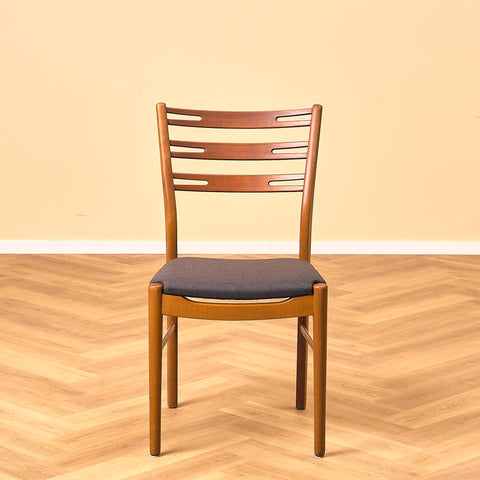 Danish set of 8 dining chairs "model 219" in teak & beech by Farstrup