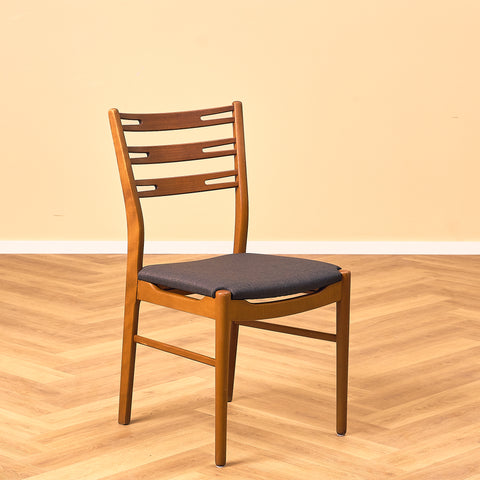 Danish set of 8 dining chairs "model 219" in teak & beech by Farstrup