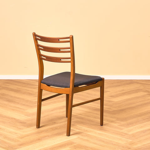 Danish set of 8 dining chairs "model 219" in teak & beech by Farstrup