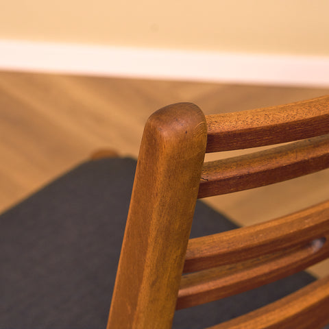Danish set of 8 dining chairs "model 219" in teak & beech by Farstrup