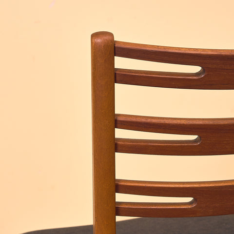 Danish set of 8 dining chairs "model 219" in teak & beech by Farstrup