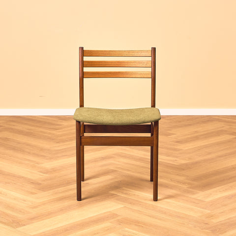 Danish set of 6 dining chairs in teak & walnut