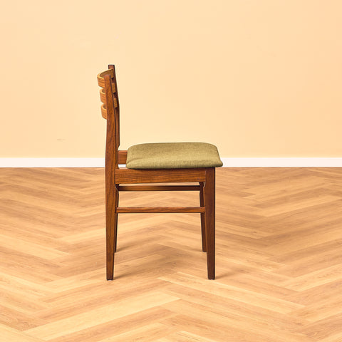 Danish set of 6 dining chairs in teak & walnut
