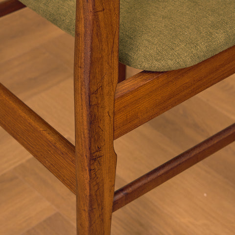 Danish set of 6 dining chairs in teak & walnut