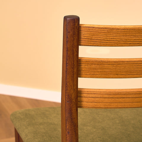 Danish set of 6 dining chairs in teak & walnut