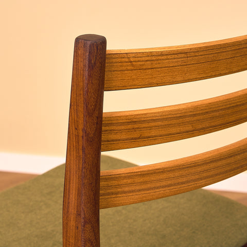 Danish set of 6 dining chairs in teak & walnut