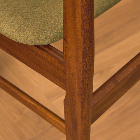 Danish set of 6 dining chairs in teak & walnut