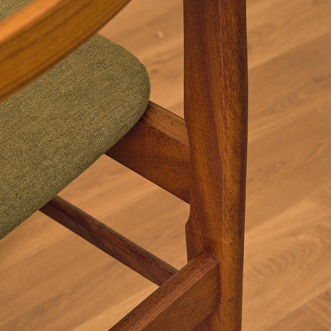Danish set of 6 dining chairs in teak & walnut