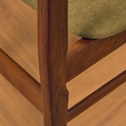 Danish set of 6 dining chairs in teak & walnut