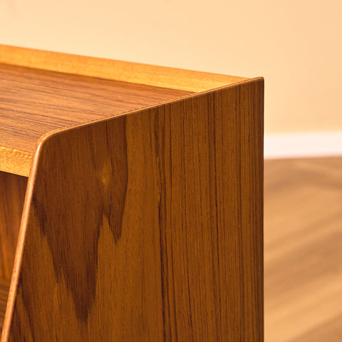 Svenskt sängbord i teak och ek