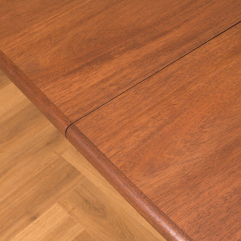 Danish oval dining table in mahogany by Skovby Møbelfabrik