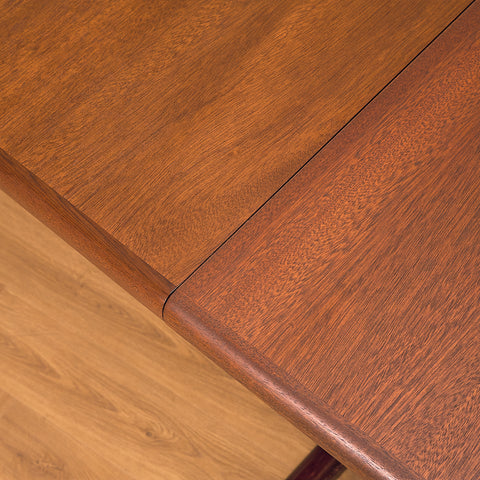Danish small oval dining table in mahogany by Skovby Møbelfabrik