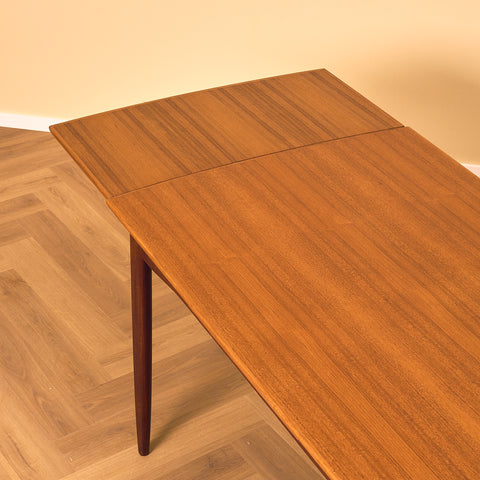 Danish dining table in teak