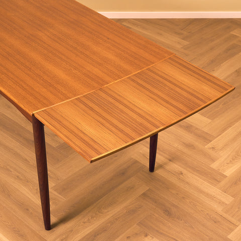 Danish dining table in teak