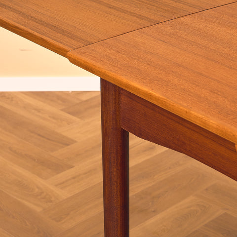 Danish dining table in teak