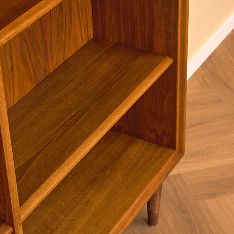 Swedish bookshelf in walnut by Bertil Fridhagen for Bodafors