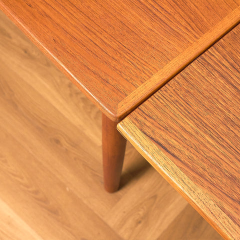 Danskt matbord i teak