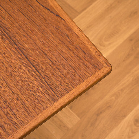 Danskt matbord i teak