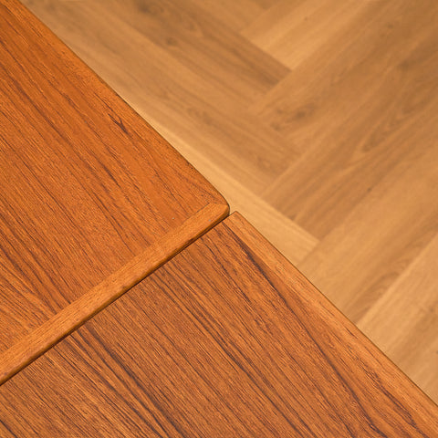 Danskt matbord i teak