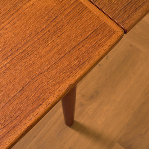 Danskt matbord i teak