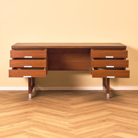 Danskt skrivbord i teak, modell 'EP 401' av Kai Kristiansen för Feldballes Møbelfabrik