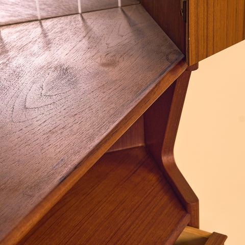 Danish corner cabinet in teak by Omann Jun Møbelfabrik