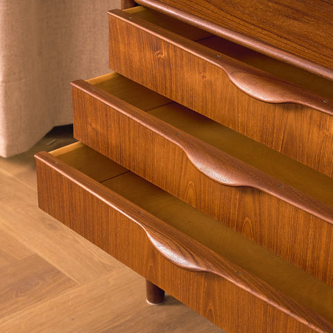 Danish corner cabinet in teak by Omann Jun Møbelfabrik