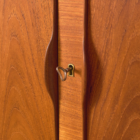 Danish corner cabinet in teak by Omann Jun Møbelfabrik