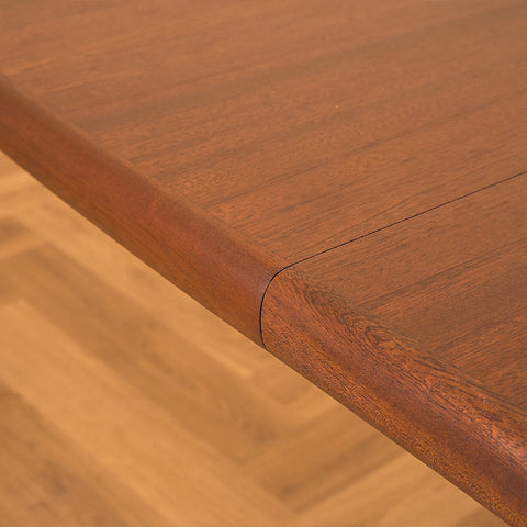 Danish dining table in mahogany by Skovby