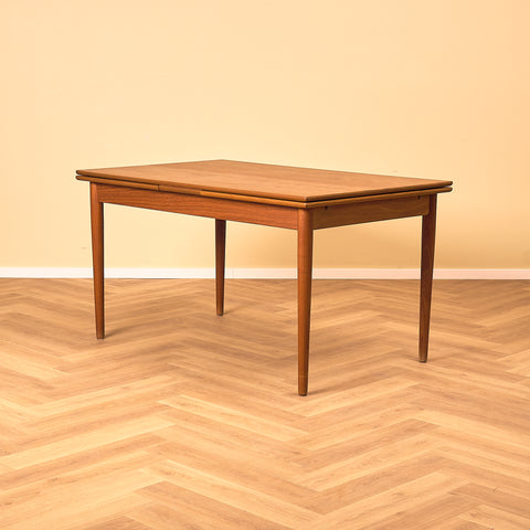 Danish dining table in teak
