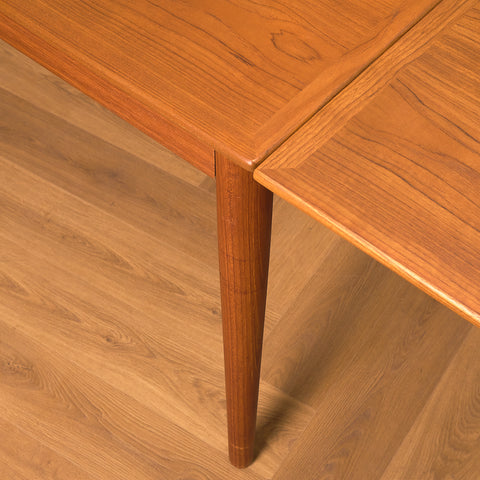 Danish dining table in teak