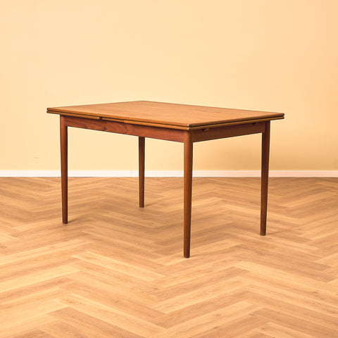 Danish dining table in teak by A/S H. Sigh & Søn, Spøttrup