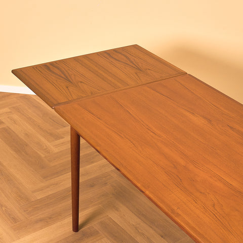 Danish dining table in teak by A/S H. Sigh & Søn, Spøttrup
