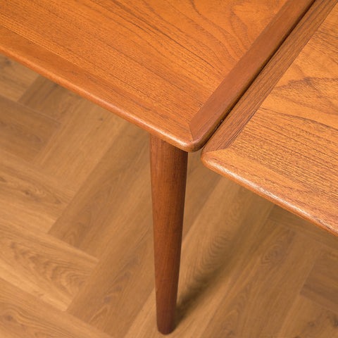Danish dining table in teak by A/S H. Sigh & Søn, Spøttrup