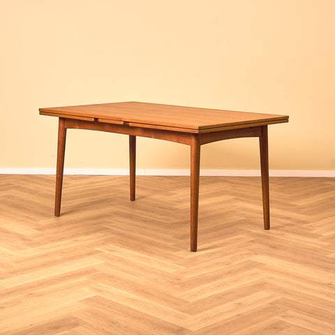 Danish dining table in teak