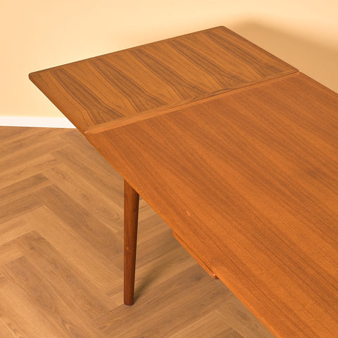 Danish dining table in teak
