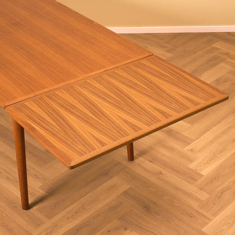 Danish dining table in teak