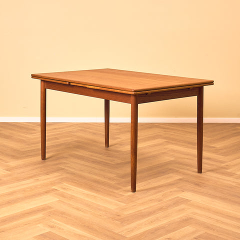 Danish dining table in teak by A/S H. Sigh & Søn, Spøttrup