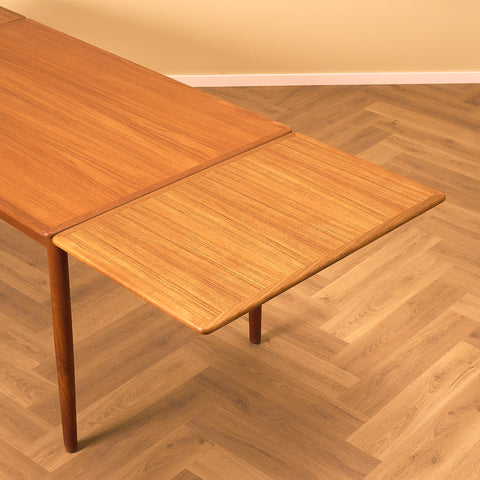Danish dining table in teak by A/S H. Sigh & Søn, Spøttrup