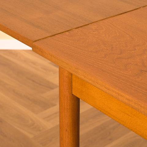 Danish dining table in teak by Farstrup