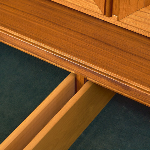 Swedish bookshelf in teak, model 'Sörgården' by Bertil Fridhagen for AB Carlsson & Co