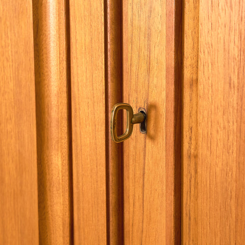Swedish bookshelf in teak, model 'Sörgården' by Bertil Fridhagen for AB Carlsson & Co