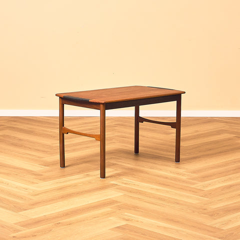 Danskt sidobord i teak