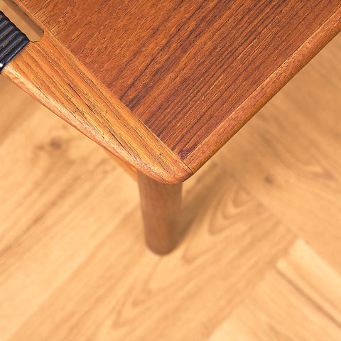 Danskt sidobord i teak