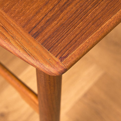 Danskt sidobord i teak